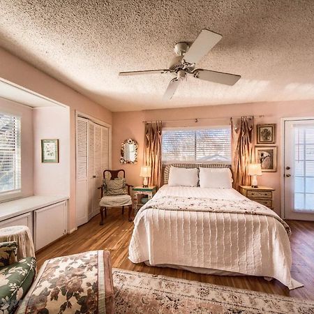 Appartamento Binky'S Nest Fredericksburg Esterno foto