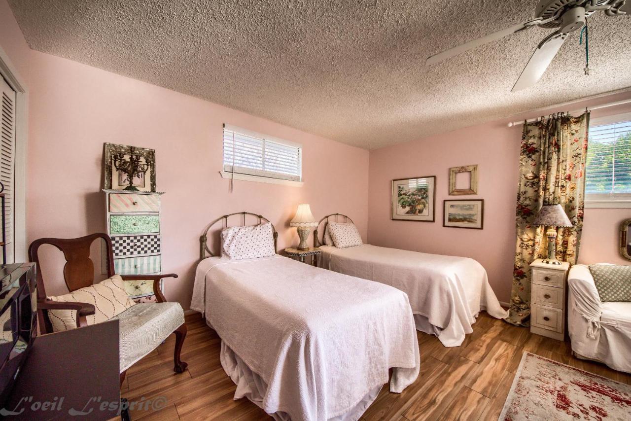 Appartamento Binky'S Nest Fredericksburg Esterno foto