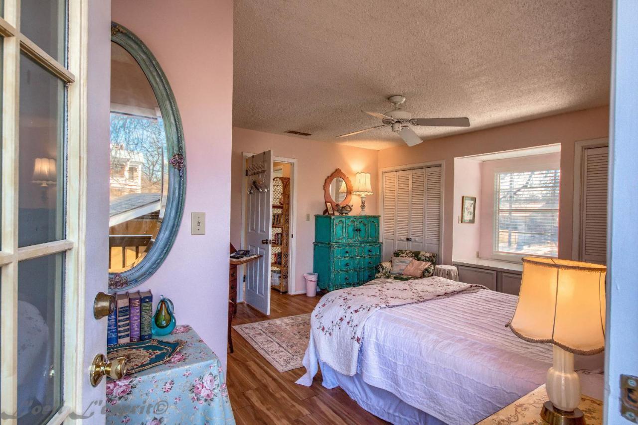 Appartamento Binky'S Nest Fredericksburg Esterno foto