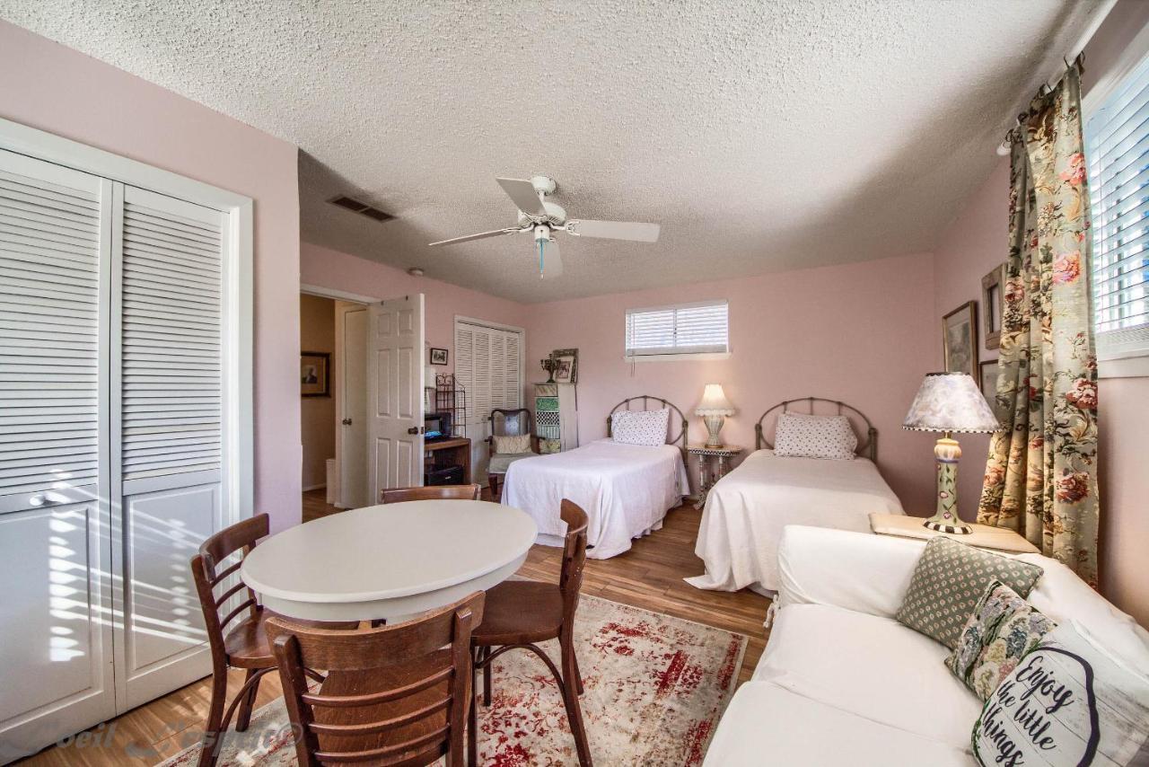 Appartamento Binky'S Nest Fredericksburg Esterno foto